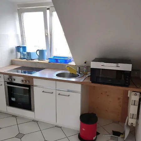 Apartmán Citynahe Dachgeschosswohnung Fur Preisbewusste In Schwerin *