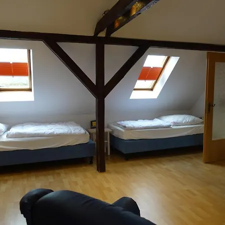 Citynahe Dachgeschosswohnung Fur Preisbewusste In Schwerin Schwerin (Mecklenburg-Vorpommern)