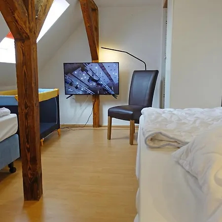 Citynahe Dachgeschosswohnung Fur Preisbewusste In Schwerin Schwerin (Mecklenburg-Vorpommern)