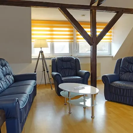 Apartmán Citynahe Dachgeschosswohnung Fur Preisbewusste In Schwerin